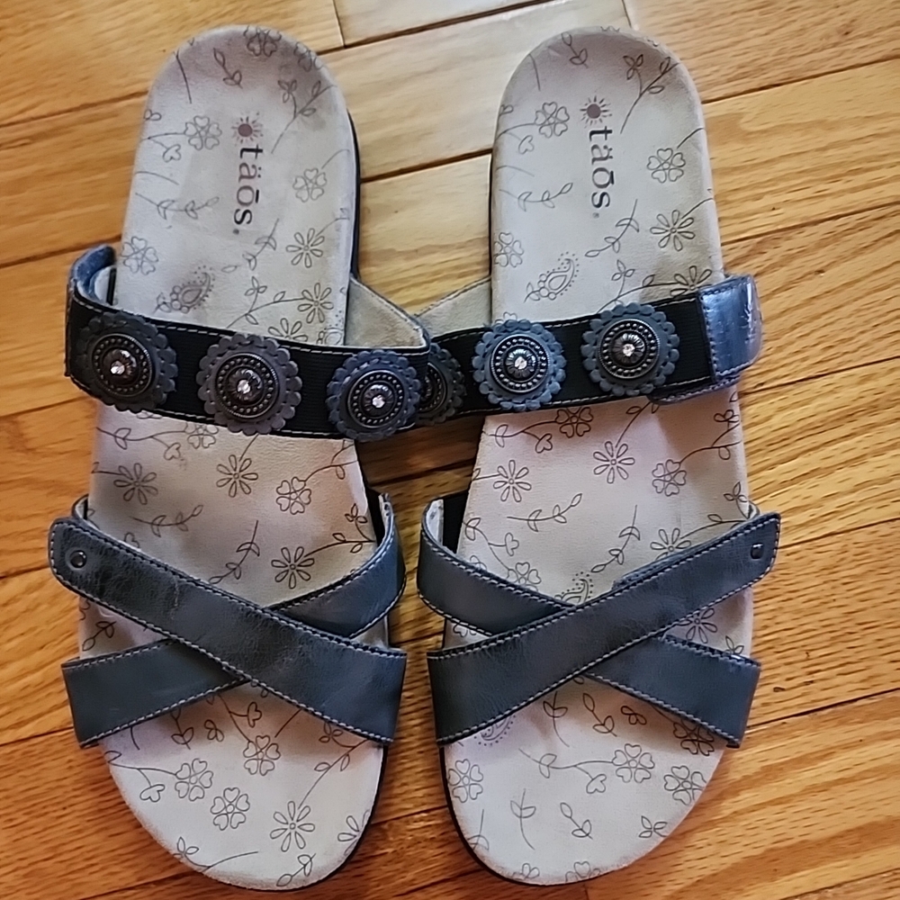 Taos Oasis Slip-On Multicolor Colorblock Sandal